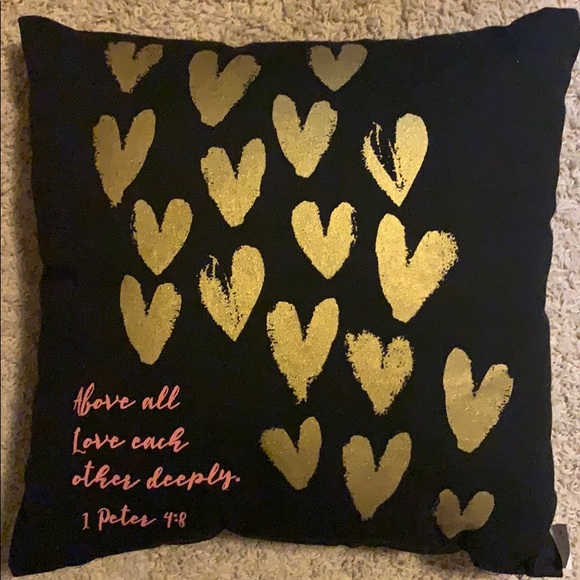 Carpentree Other - NWOT! Carpentree Love Accent Pillow